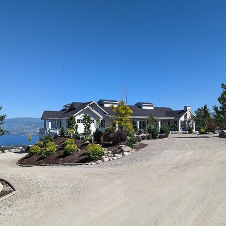 Autumn Lane B&B, Farmhouse Elegance & Stunning Lakeviews West Kelowna Exterior foto